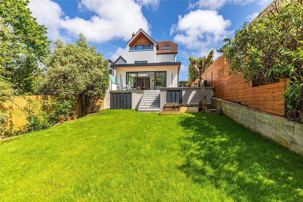 Property photo 1 of 31 Garden