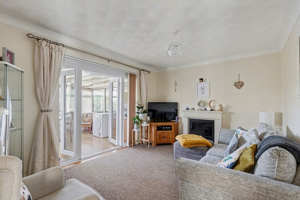 Property photo 2 of 13 4650834