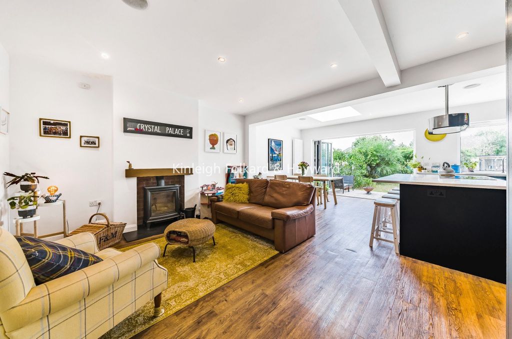 Property photo 3 of 22 Picture No. 17