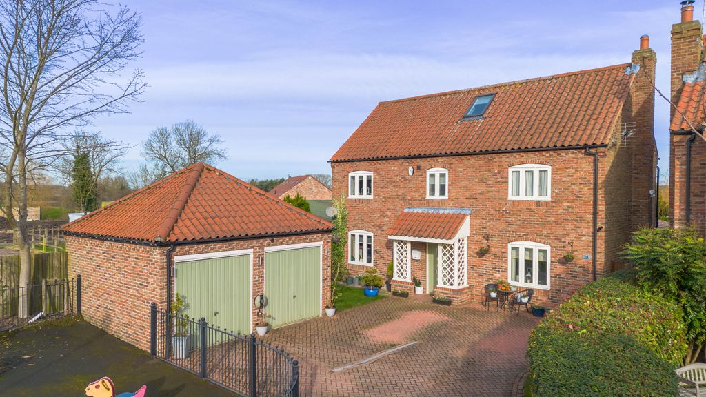 Property photo 1 of 40 Frontaspectc