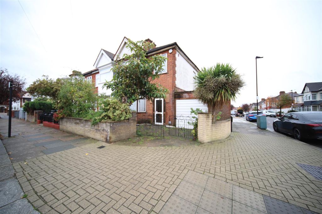 Property photo 2 of 12 Main Corner 2.Jpg