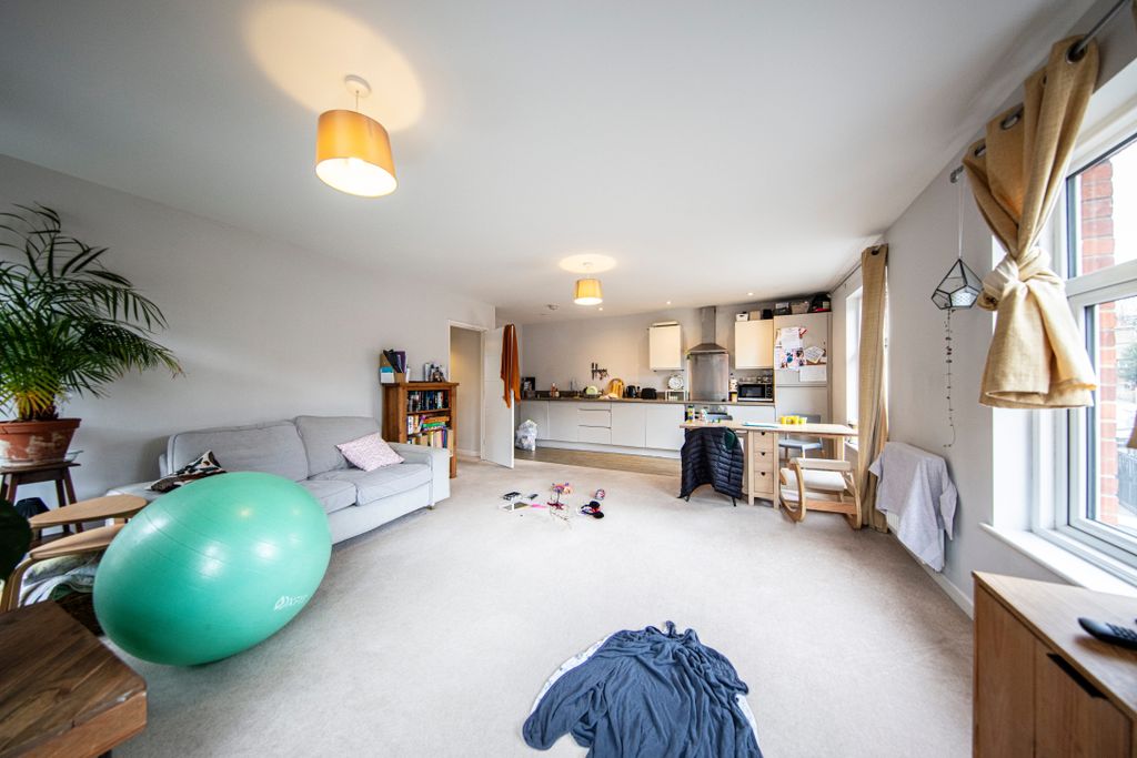 Property photo 2 of 17