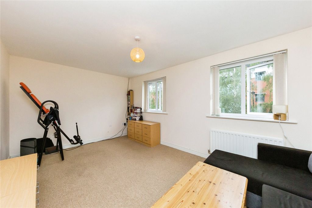 Property photo 3 of 13 Picture No. 02