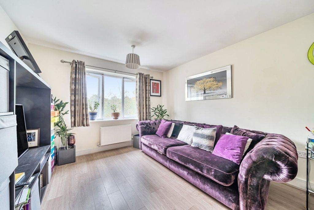 Property photo 2 of 7 Picture No. 14