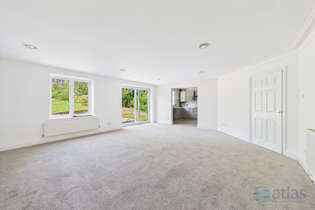 Property photo 3 of 15 Living / Dining Area