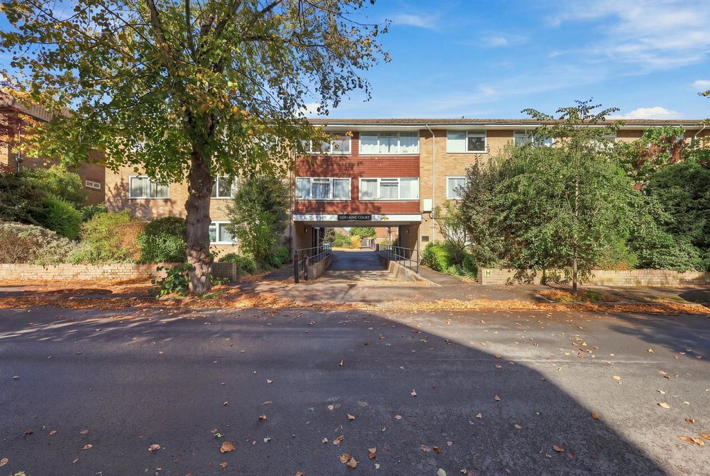 Property photo 1 of 17