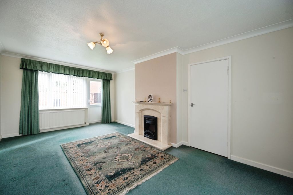 Property photo 2 of 17 Photo