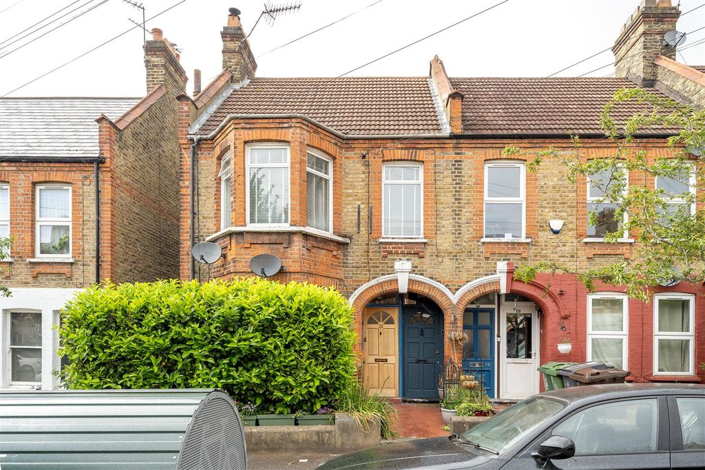 Property photo 1 of 23 Harris Street, E17