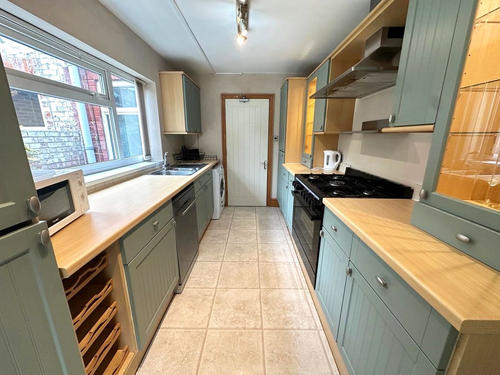 Property photo 2 of 12