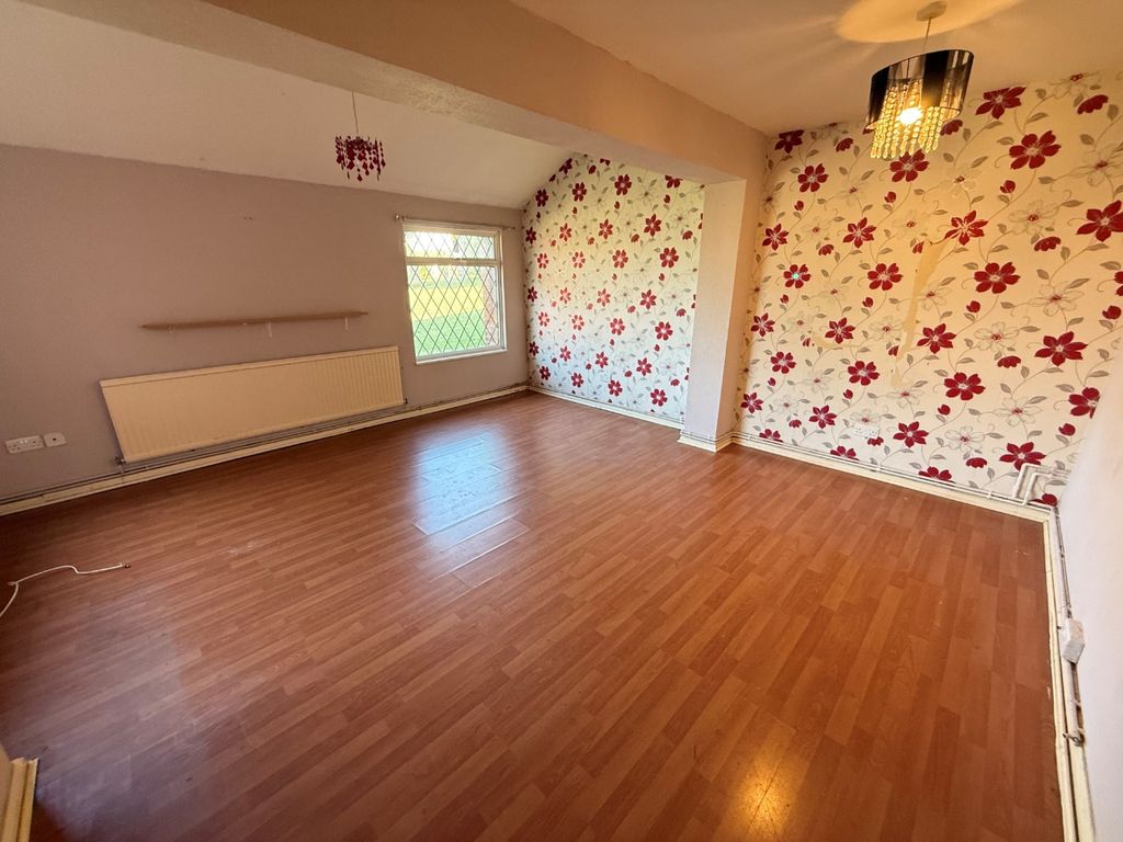 Property photo 3 of 7 3992414