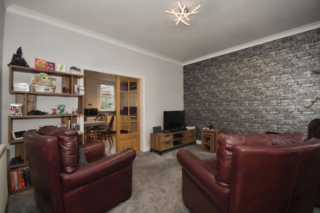 Property photo 3 of 15 Pbox-Img.Jpg