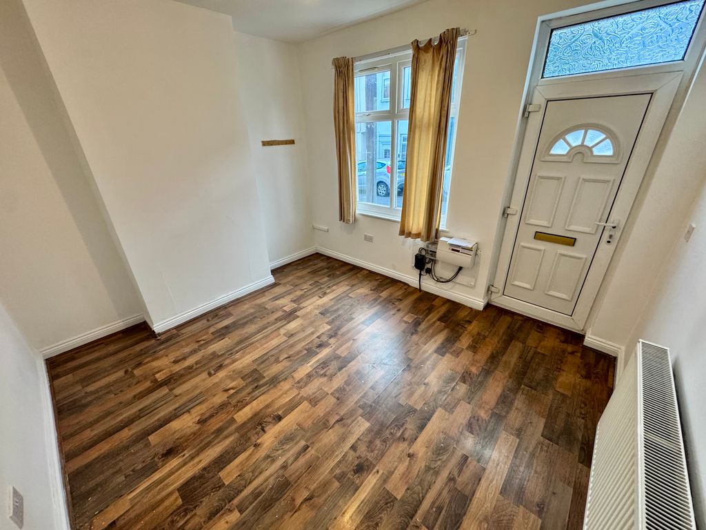 Property photo 3 of 11 Image