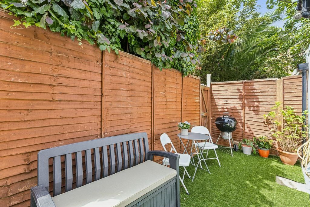 Property photo 3 of 10