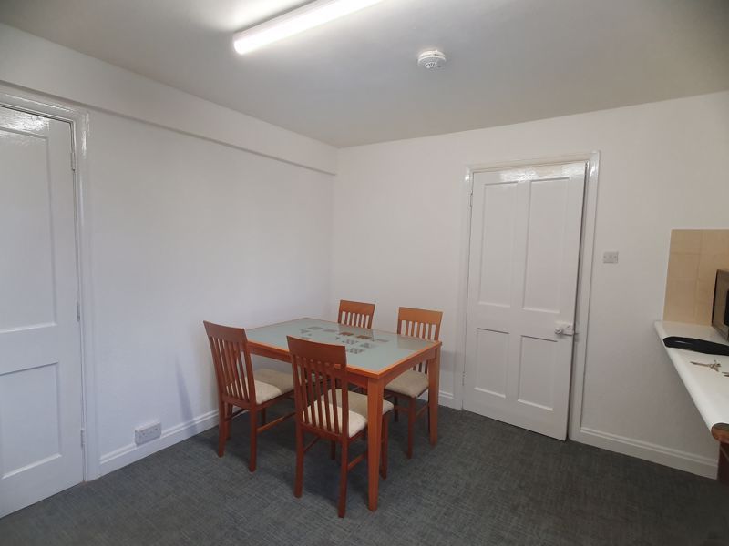 Property photo 3 of 8 Photo 5