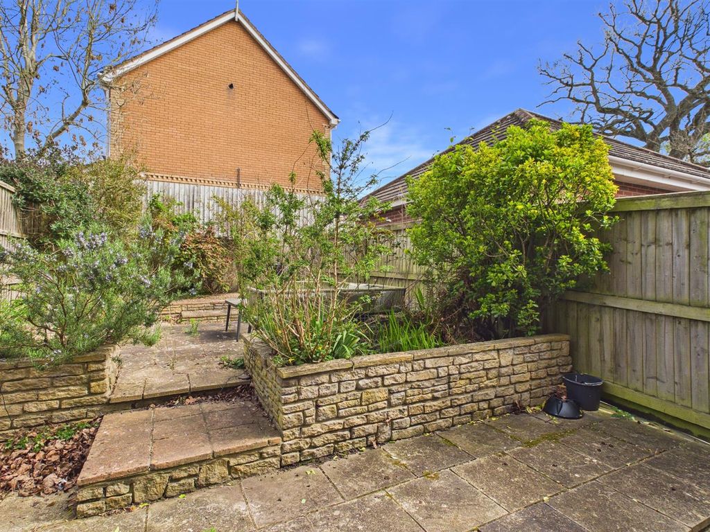 Property photo 2 of 10 Rear