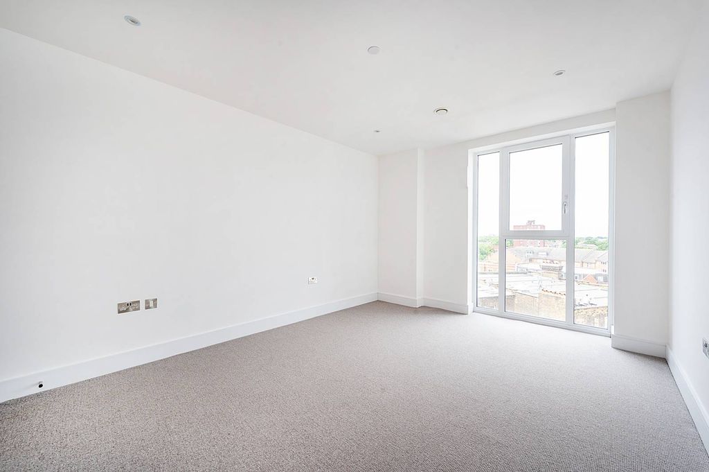 Property photo 3 of 5