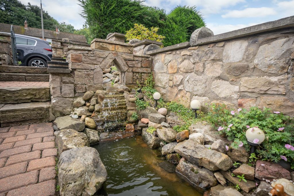 Property photo 3 of 21