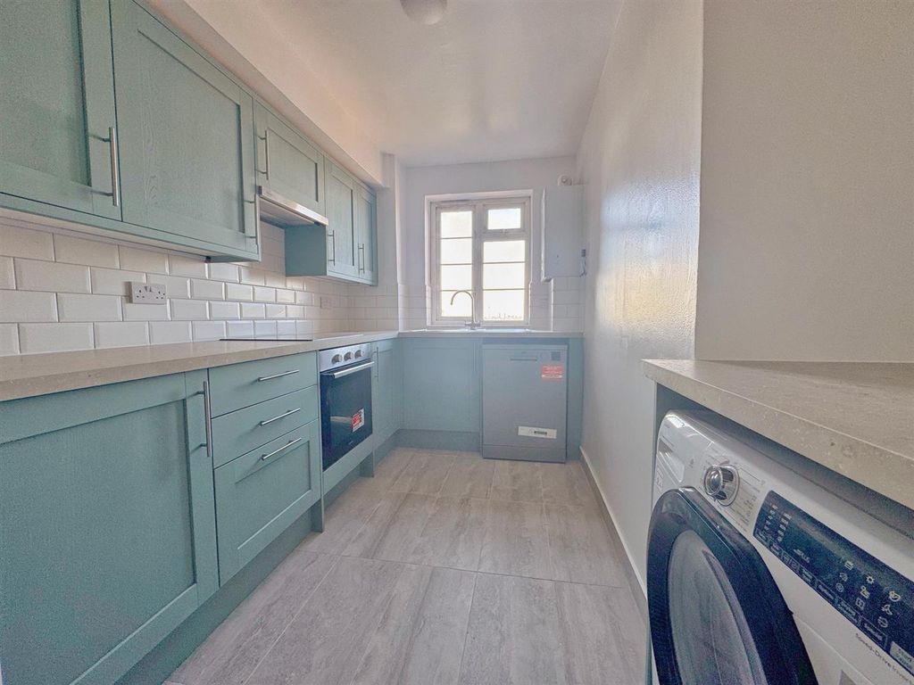 Property photo 2 of 6 Kitchen_Inpixio.Jpg