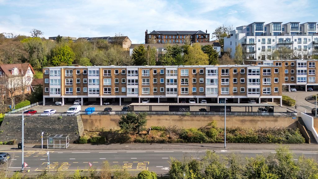 Property photo 1 of 25 1-Print-136B Southbrae Drive_41