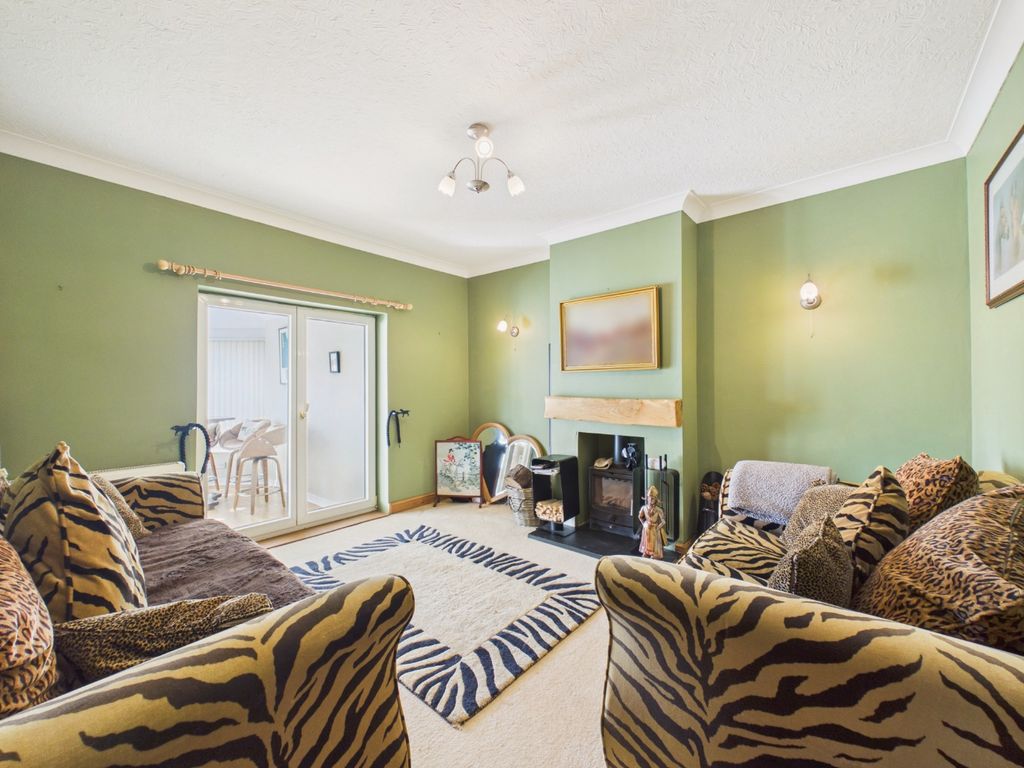 Property photo 2 of 22 5533183