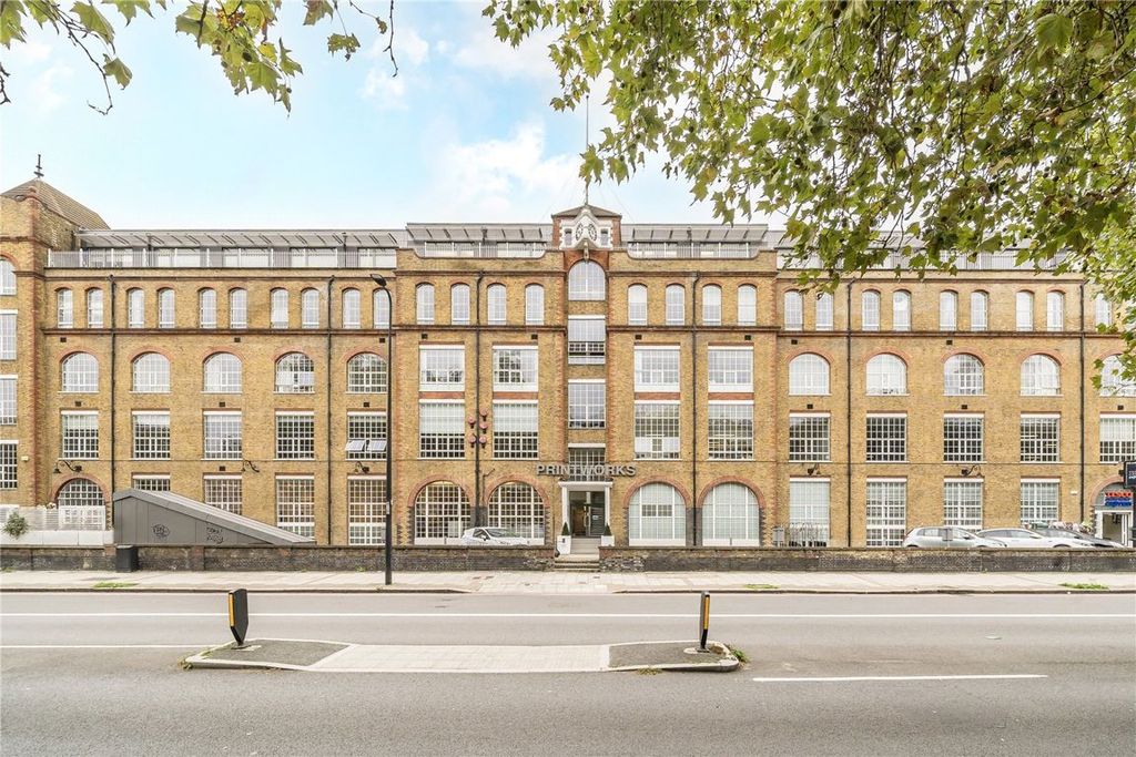 Property photo 1 of 8