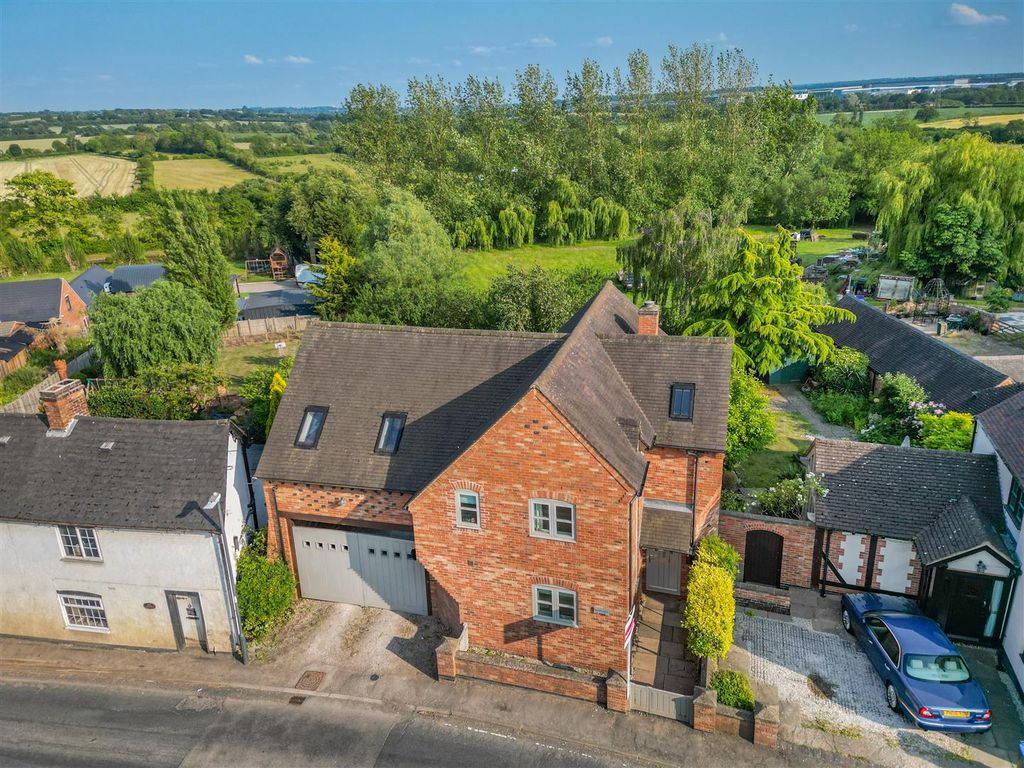 Property photo 1 of 53 8653119-Exterior04.Jpg