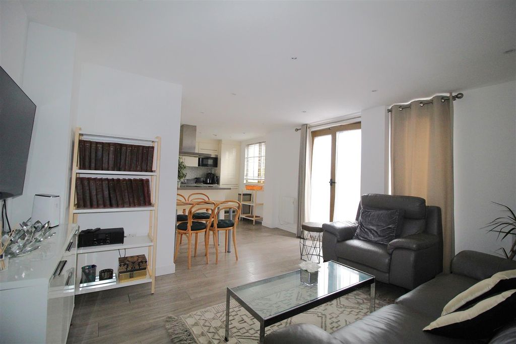 Property photo 2 of 11 Img_6387.Jpg