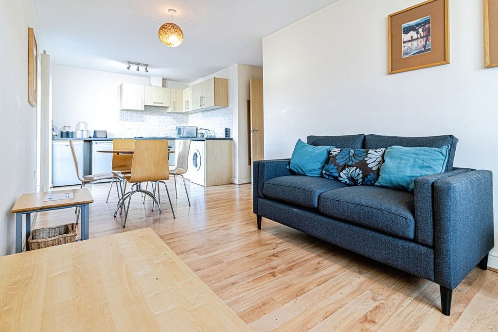 Property photo 2 of 8 Photo