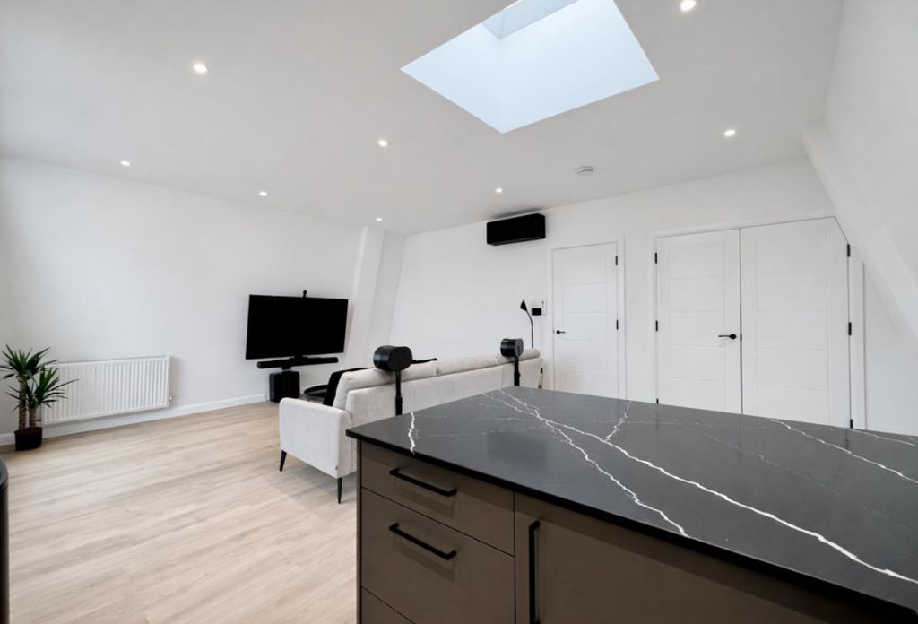 Property photo 3 of 13 Living.Png