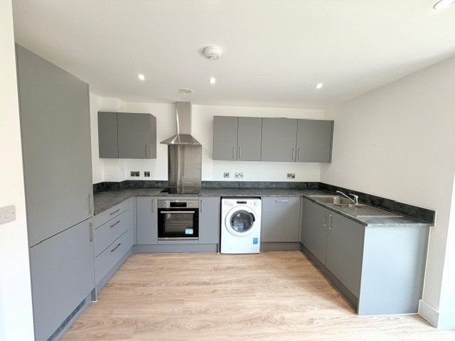 Property photo 3 of 10 Kitchen