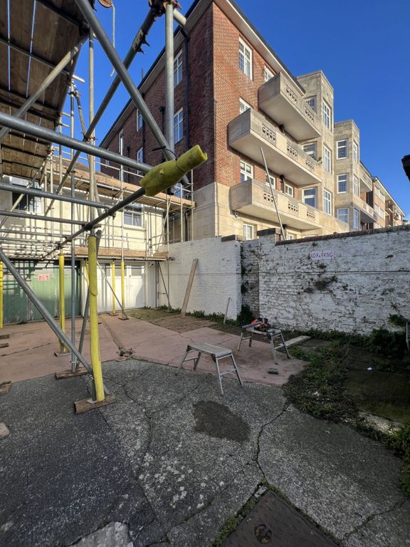 Property photo 1 of 4