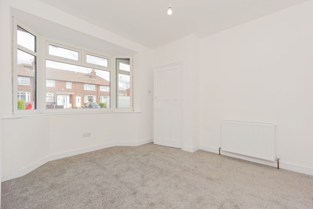 Property photo 3 of 17 Photo