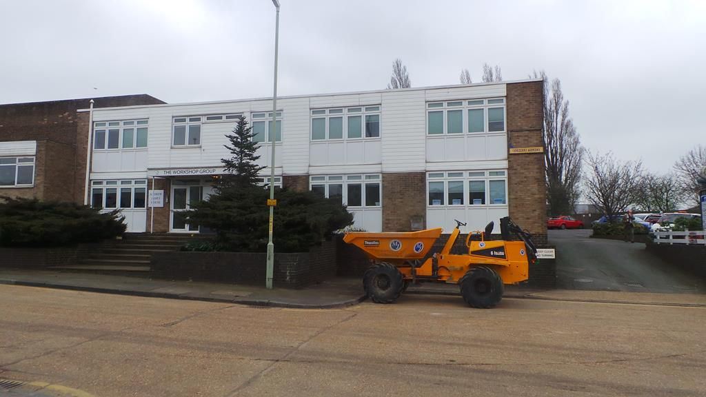 Property photo 1 of 8 Photo