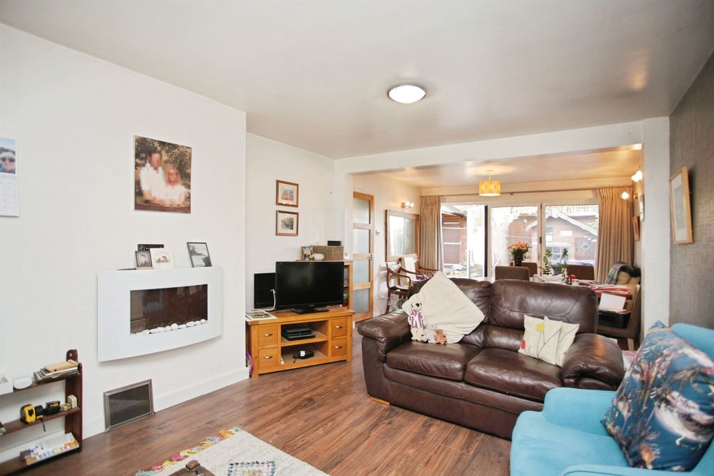 Property photo 3 of 27