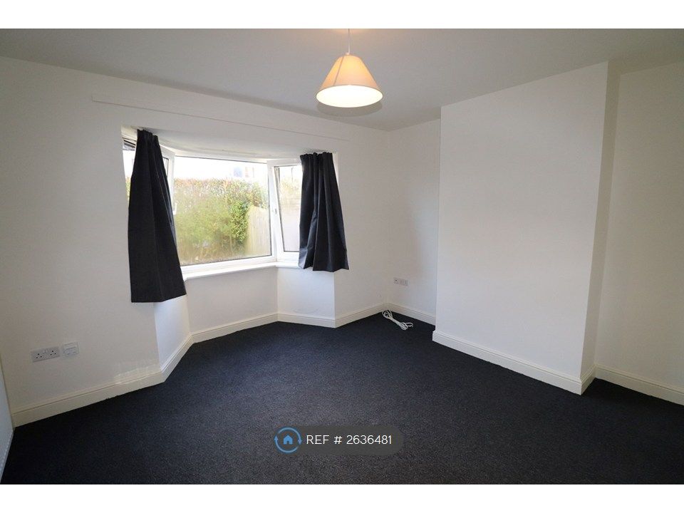 Property photo 2 of 12 Sitting Room
