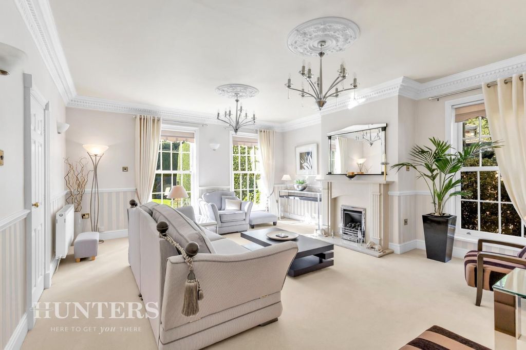 Property photo 2 of 40 Lounge