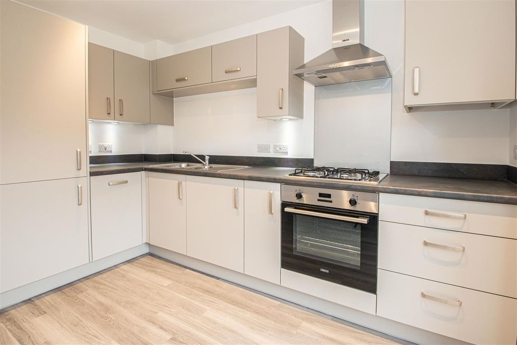 Property photo 2 of 22 60Vic_12.Jpg