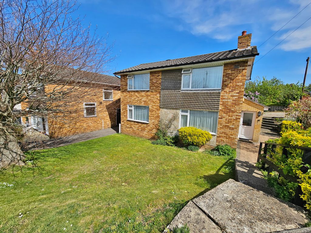 Property photo 1 of 28