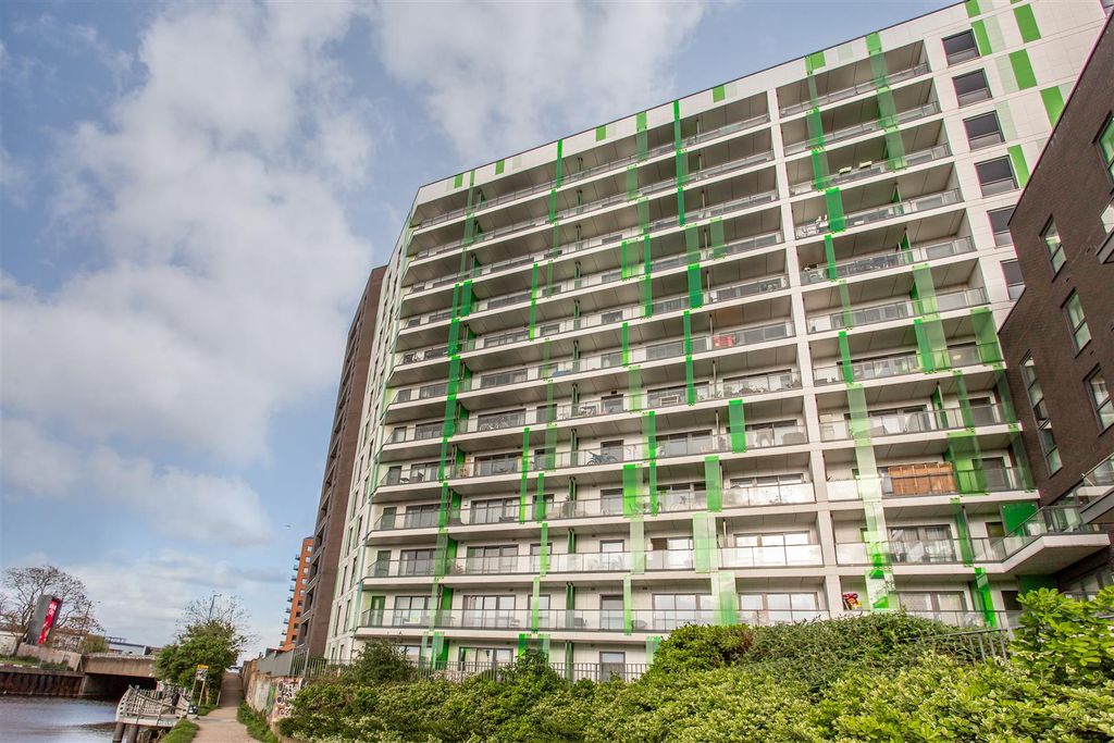 Property photo 1 of 13 Yeoman Court