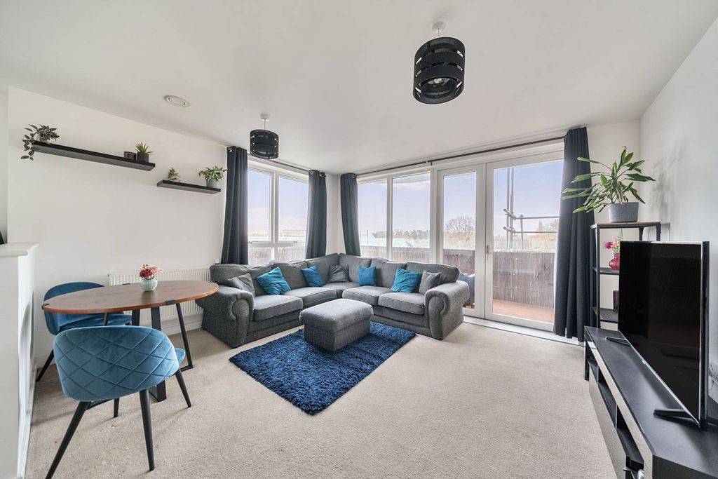 Property photo 2 of 13