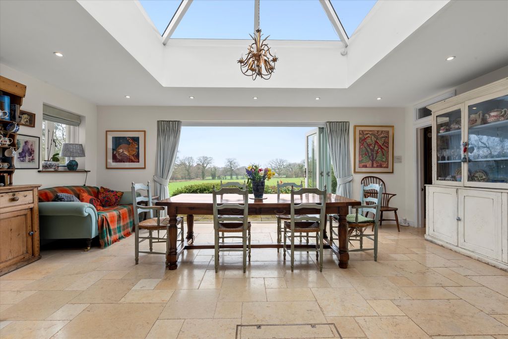 Property photo 3 of 25 Image