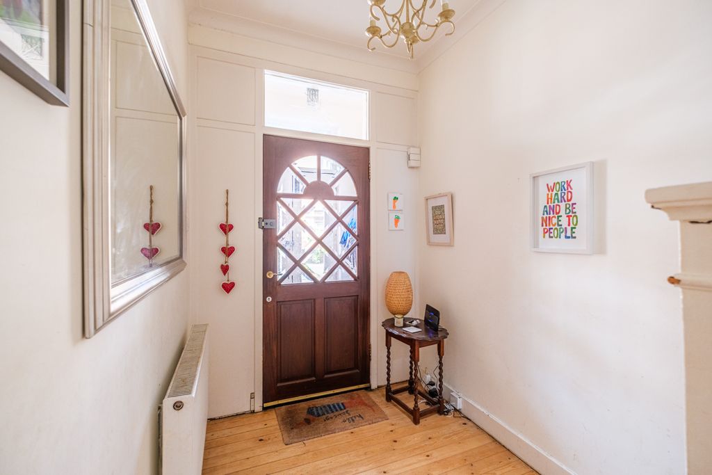 Property photo 2 of 37