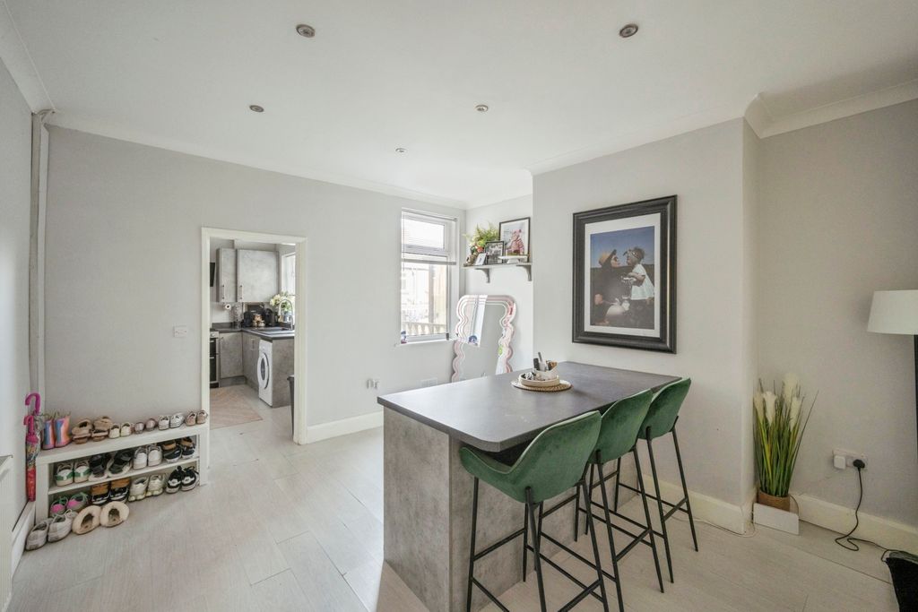 Property photo 1 of 19 14