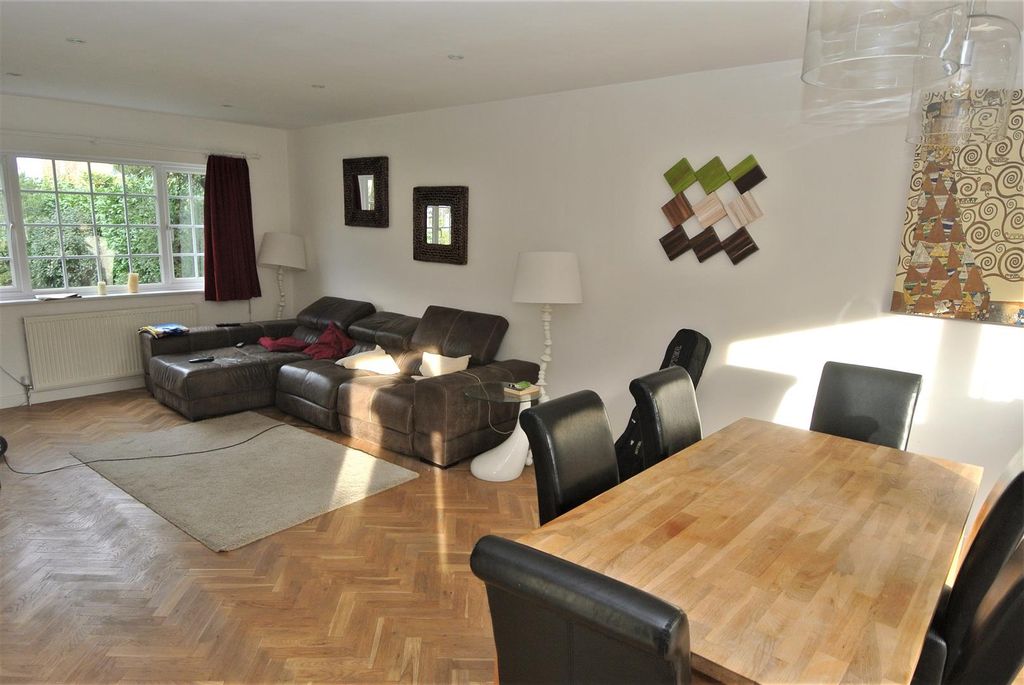 Property photo 3 of 8 Living 2.Jpg