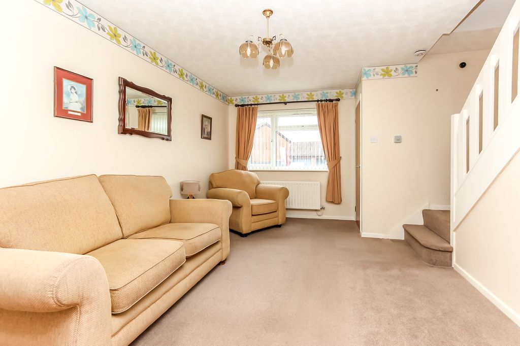 Property photo 2 of 11 Lounge