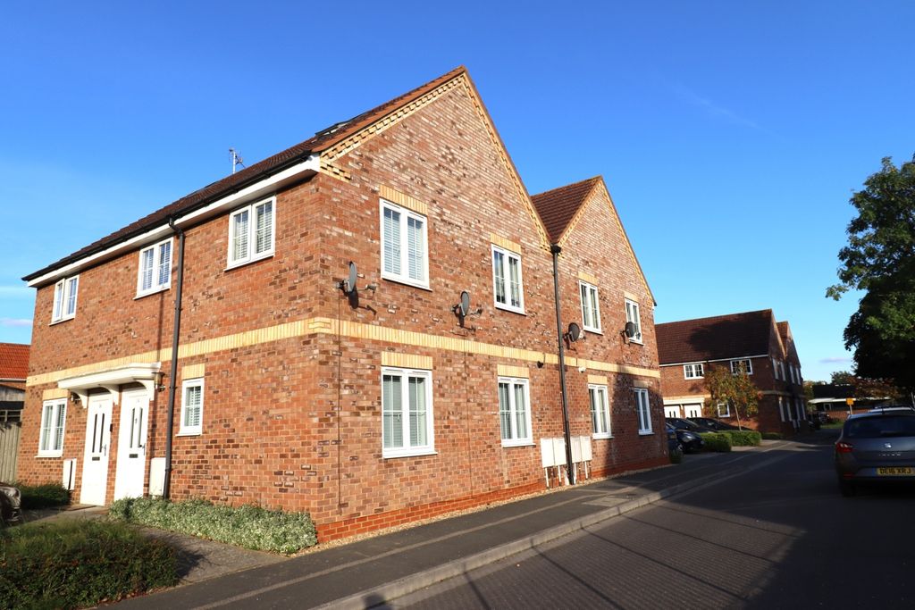 Property photo 1 of 7 14 Mossmans Front