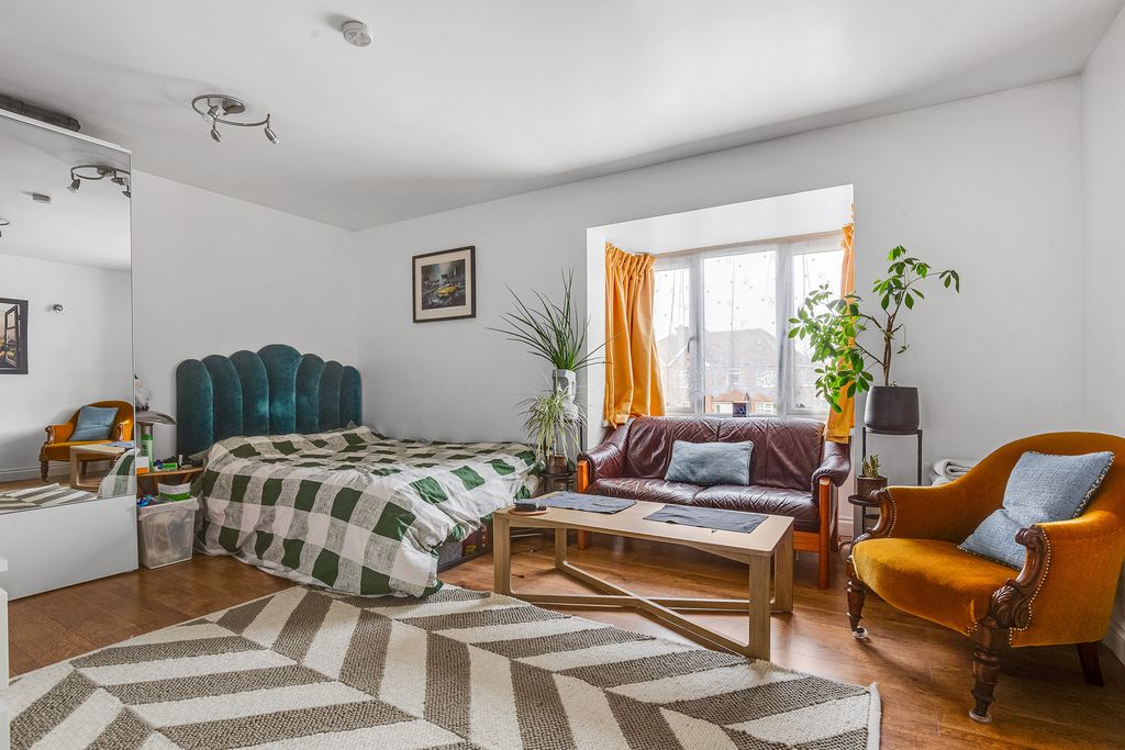 Property photo 2 of 6 842A0217Hdr