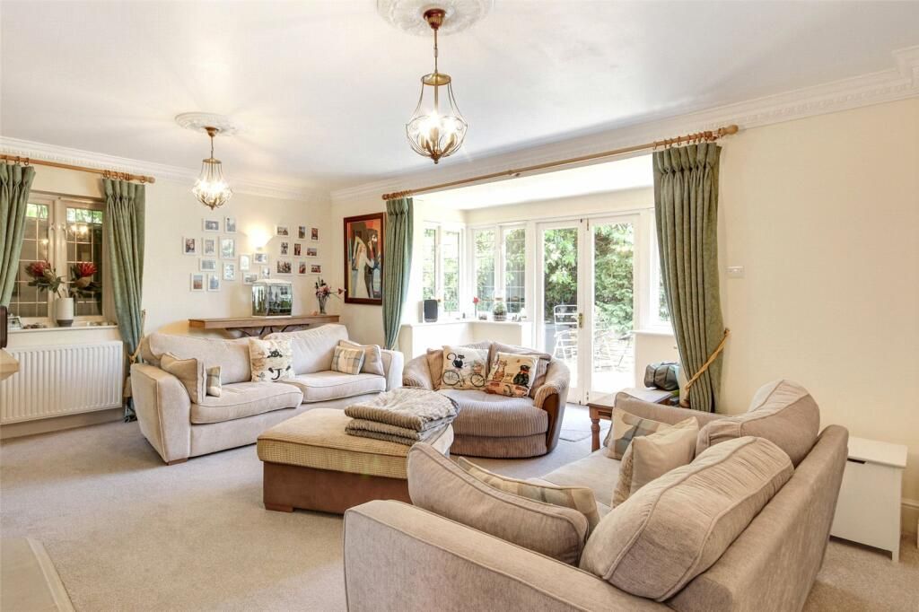 Property photo 3 of 12
