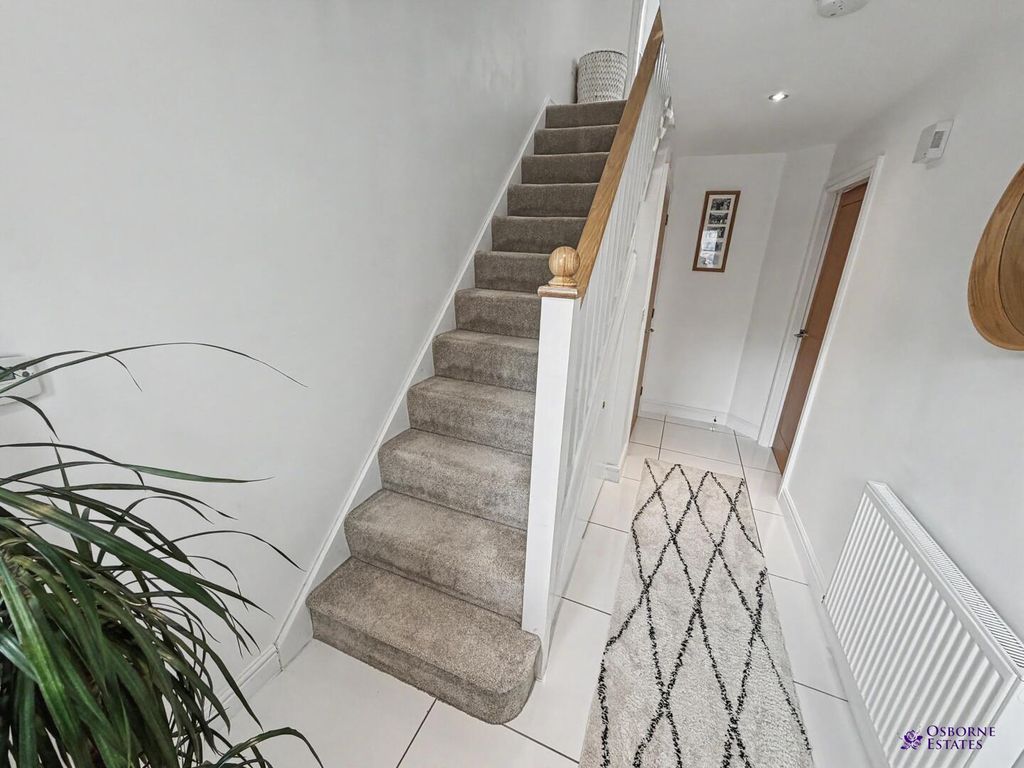 Property photo 2 of 22 Hallway