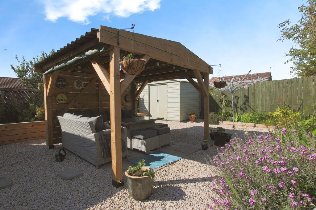 Property photo 2 of 18 3683023